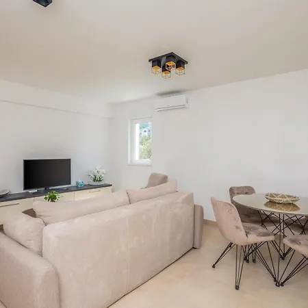 Luxury New Dajla Apartment *